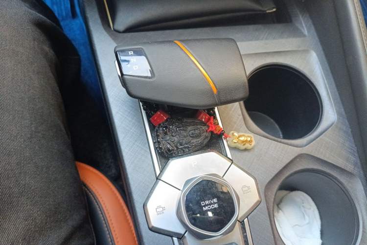 Used CHANGAN UNI-V 2023 1.5T Prestige Model Gear Lever