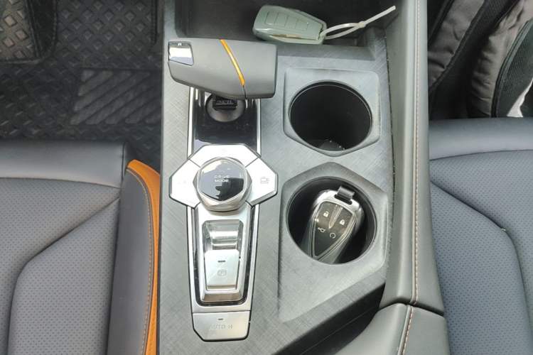 Used CHANGAN UNI-V 2023 1.5T Prestige Model Gear Lever