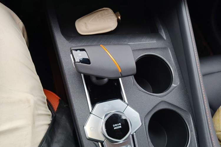 Used CHANGAN UNI-V 2023 1.5T Prestige Model Gear Lever