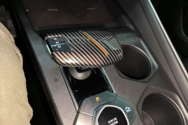 Used CHANGAN UNI-V 2023 1.5T Prestige Model Gear Lever