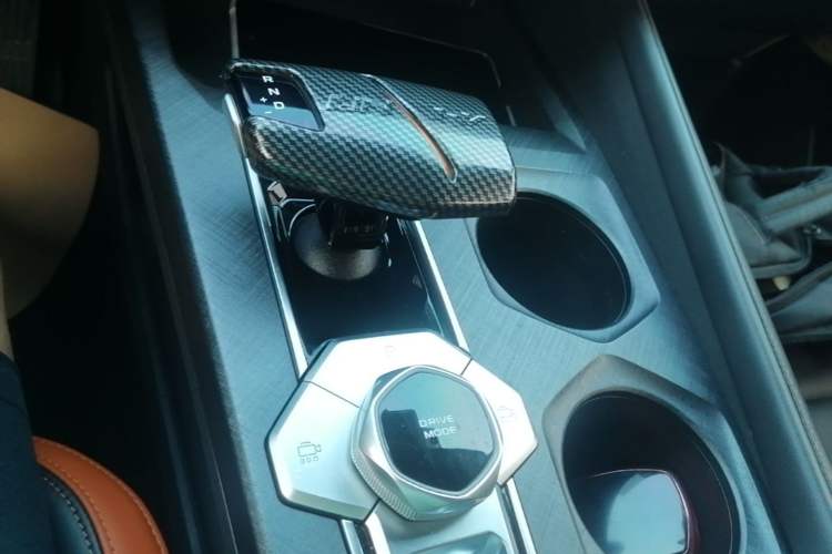 Used CHANGAN UNI-V 2023 1.5T Prestige Model Gear Lever