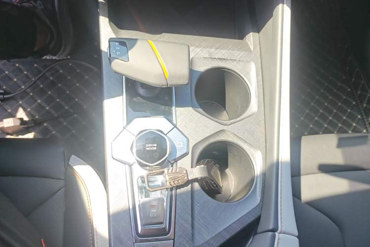 Used CHANGAN UNI-V 2023 1.5T Premium Model Gear Lever