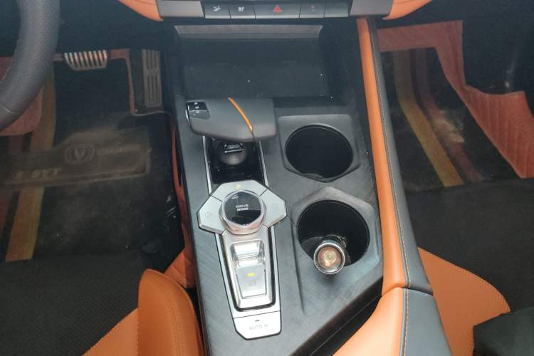 Used CHANGAN UNI-V 2023 1.5T Sport Edition Gear Lever