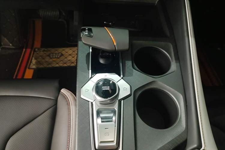 Used CHANGAN UNI-V 2023 1.5T Prestige Model Gear Lever