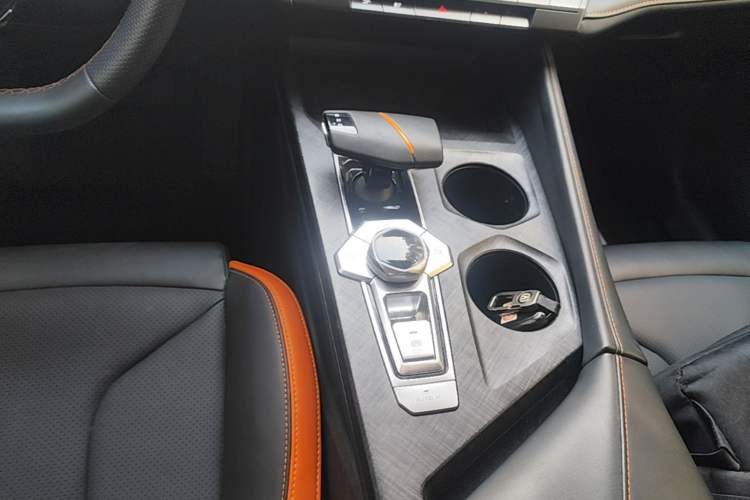 Used CHANGAN UNI-V 2023 1.5T Prestige Model Gear Lever
