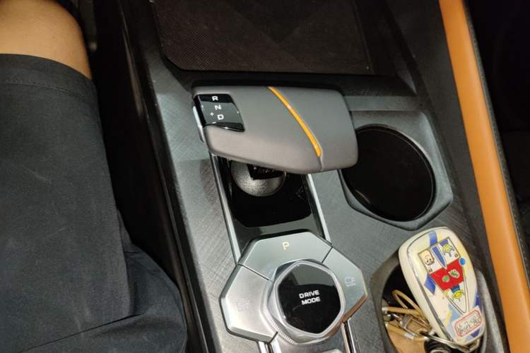 Used CHANGAN UNI-V 2023 2.0T Sport Edition Gear Lever