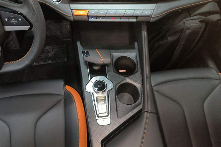 Used CHANGAN UNI-V 2023 1.5T Prestige Model Gear Lever