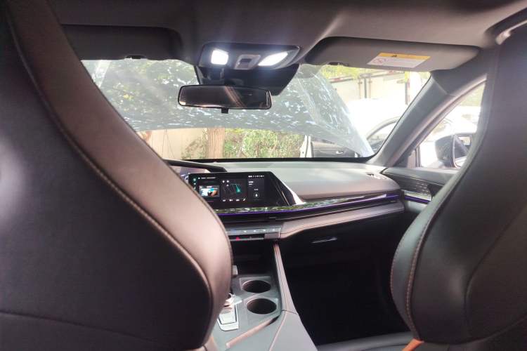 Used CHANGAN UNI-V 2023 1.5T Prestige Model Headliner