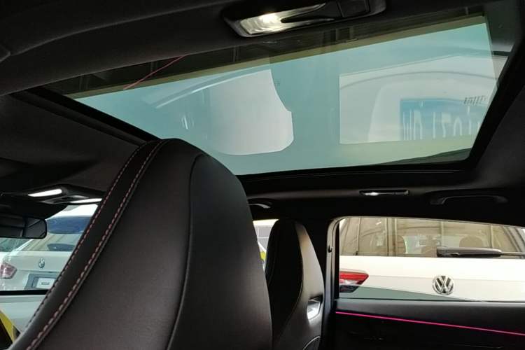 Used CHANGAN UNI-V 2023 1.5T Prestige Model Headliner