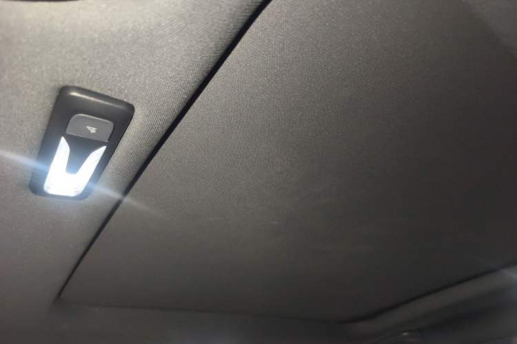 Used CHANGAN UNI-V 2023 1.5T Prestige Model Headliner