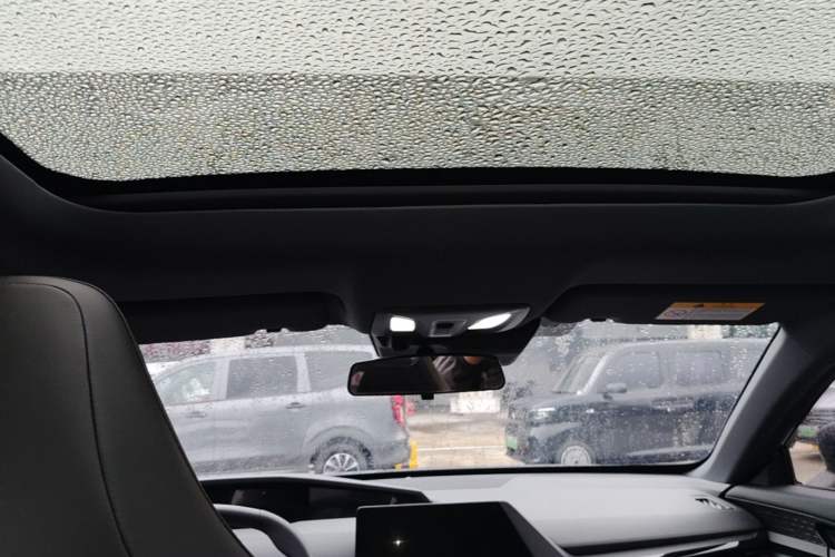 Used CHANGAN UNI-V 2023 1.5T Prestige Model Headliner
