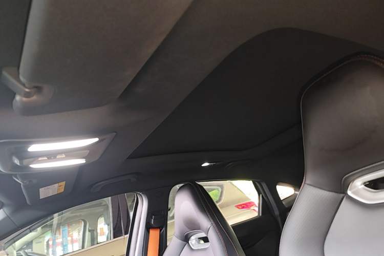 Used CHANGAN UNI-V 2023 1.5T Prestige Model Headliner