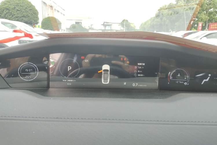 Used CHANGAN UNI-V 2023 1.5T Prestige Model Instrument Cluster