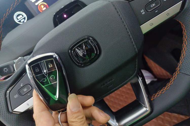 Used CHANGAN UNI-V 2023 1.5T Prestige Model Interior 1