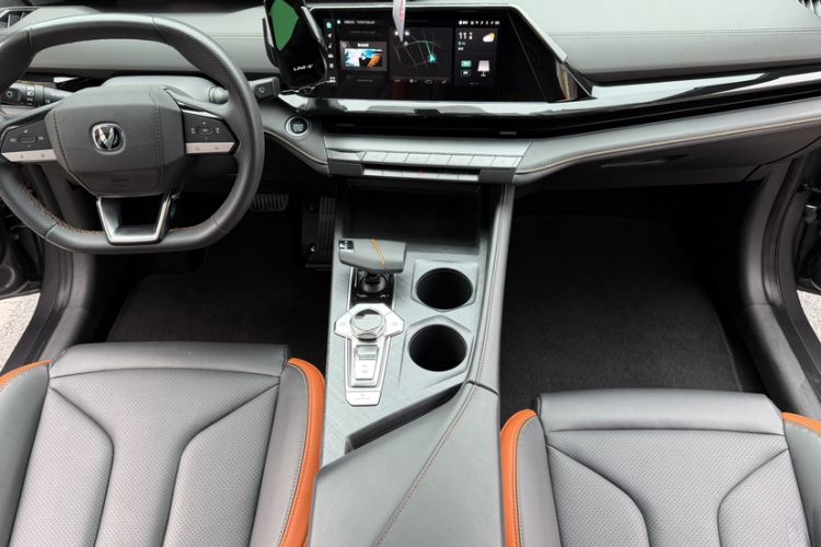 Used CHANGAN UNI-V 2023 1.5T Premium Model Interior 1
