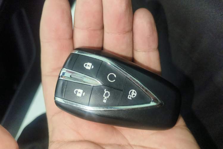 Used CHANGAN UNI-V 2023 1.5T Smart Navigation Version Interior 1