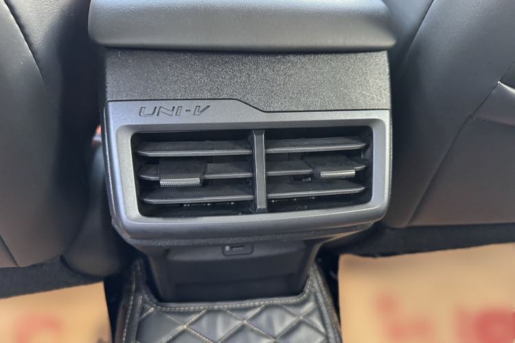 Used CHANGAN UNI-V 2023 1.5T Sport Edition Interior 10