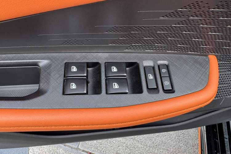Used CHANGAN UNI-V 2023 1.5T Sport Edition Interior 11
