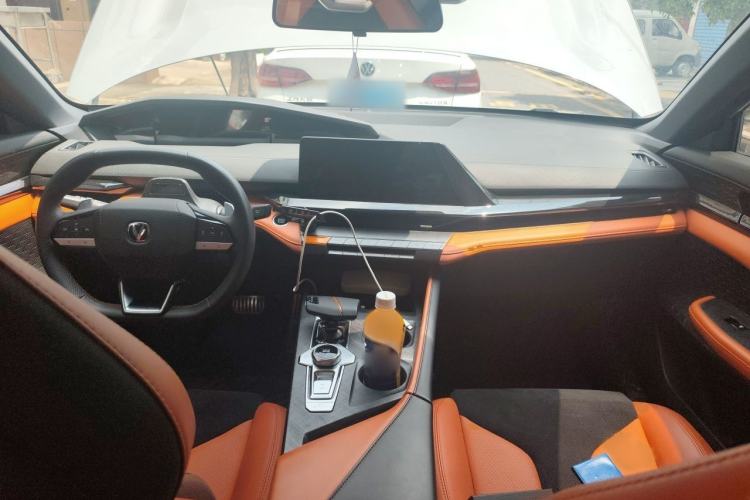Used CHANGAN UNI-V 2023 1.5T Sport Edition Interior 2