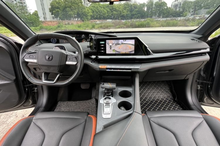 Used CHANGAN UNI-V 2023 1.5T Prestige Model Interior 2