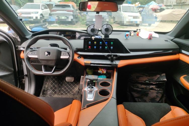 Used CHANGAN UNI-V 2023 1.5T Sport Edition Interior 2