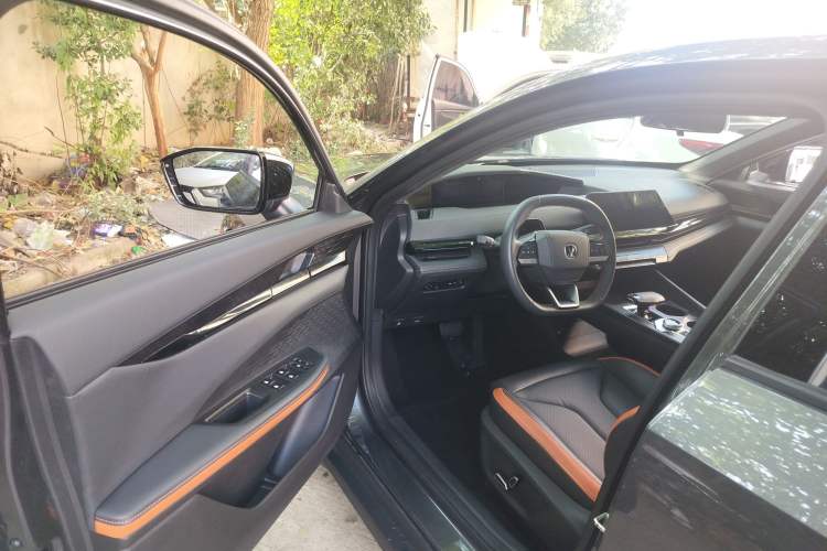 Used CHANGAN UNI-V 2023 1.5T Prestige Model Interior 3