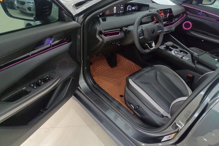Used CHANGAN UNI-V 2023 1.5T Prestige Model Interior 3