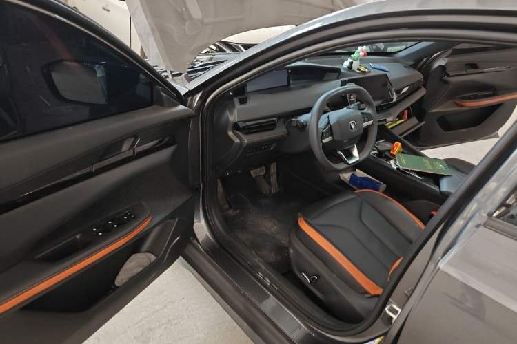 Used CHANGAN UNI-V 2023 1.5T Prestige Model Interior 3
