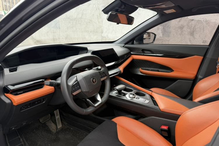Used CHANGAN UNI-V 2023 1.5T Sport Edition Interior 3