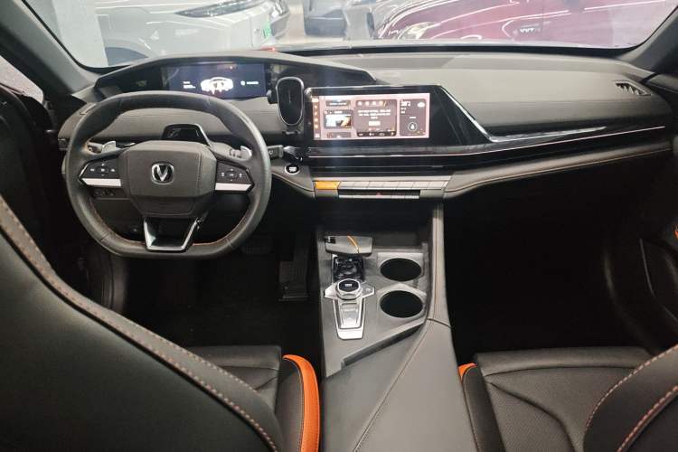 Used CHANGAN UNI-V 2023 1.5T Prestige Model Interior 3