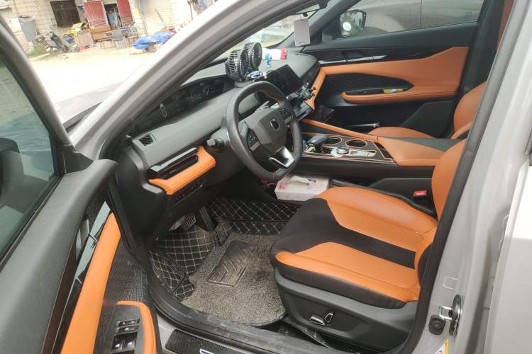 Used CHANGAN UNI-V 2023 1.5T Sport Edition Interior 3