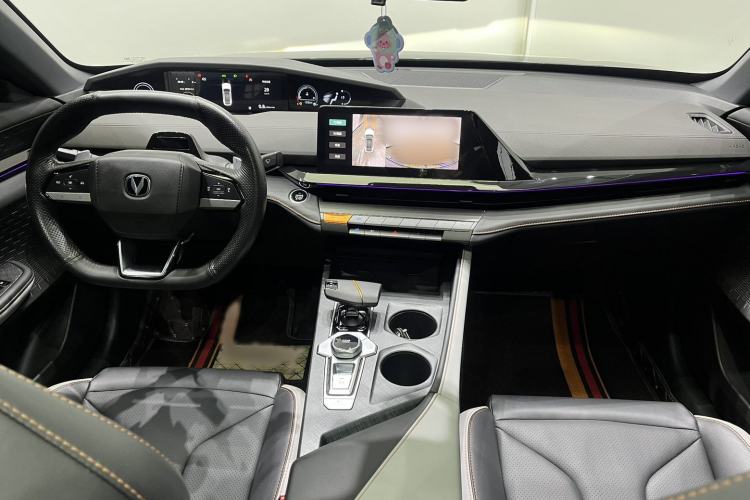 Used CHANGAN UNI-V 2023 1.5T Prestige Model Interior 3