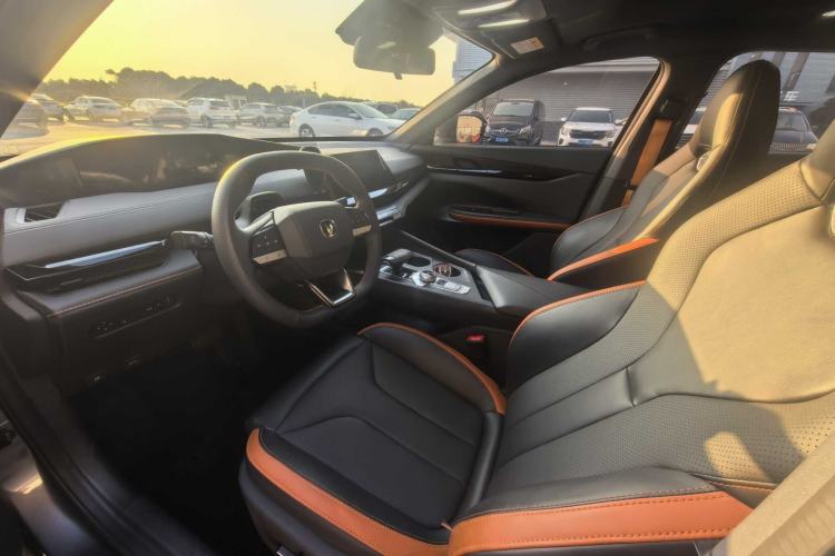 Used CHANGAN UNI-V 2023 1.5T Prestige Model Interior 4