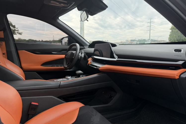 Used CHANGAN UNI-V 2023 1.5T Sport Edition Interior 4