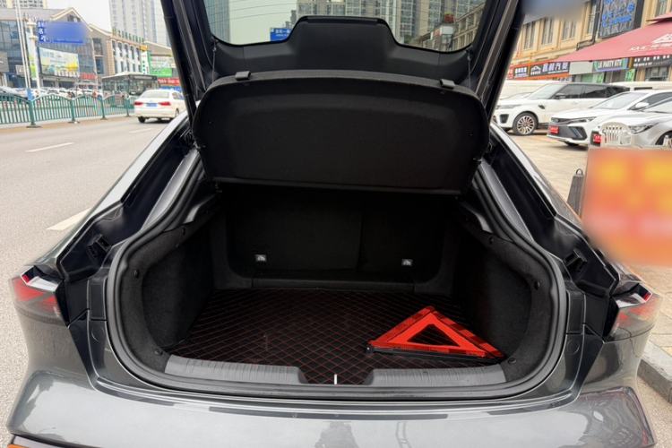 Used CHANGAN UNI-V 2023 1.5T Sport Edition Interior 4