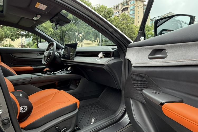 Used CHANGAN UNI-V 2023 1.5T Sport Edition Interior 6