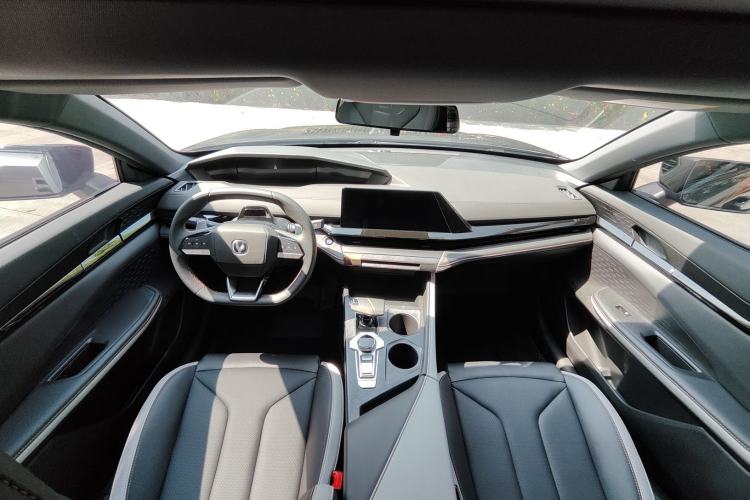 Used CHANGAN UNI-V 2023 1.5T Prestige Model Interior 7