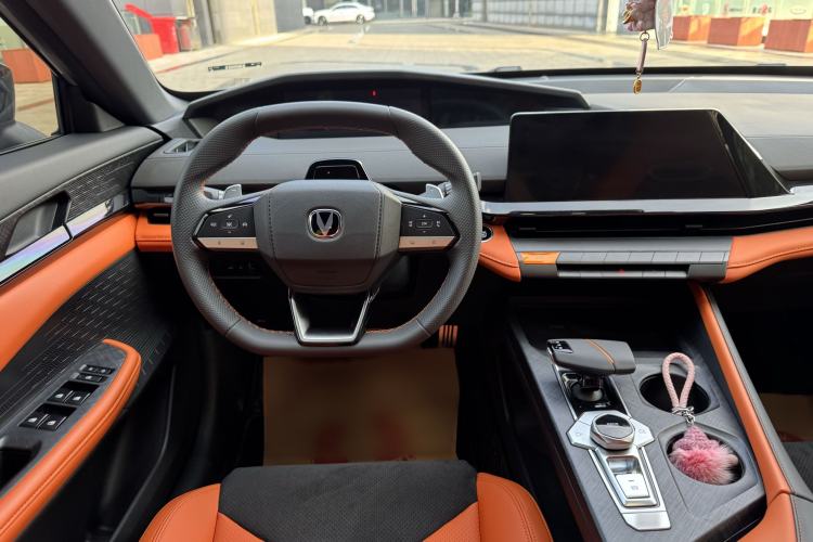 Used CHANGAN UNI-V 2023 1.5T Sport Edition Interior 8