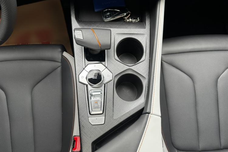 Used CHANGAN UNI-V 2023 1.5T Premium Model Interior 9