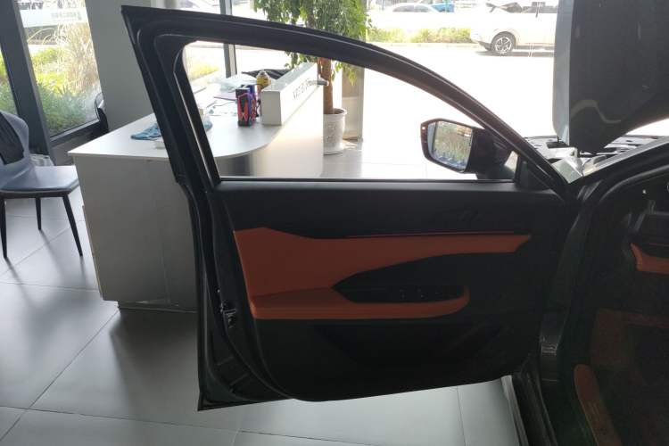 Used CHANGAN UNI-V 2023 1.5T Sport Edition Left Front Door Interior