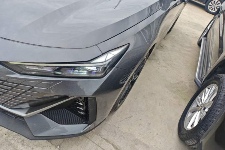 Used CHANGAN UNI-V 2023 1.5T Premium Model Left Front Headlight