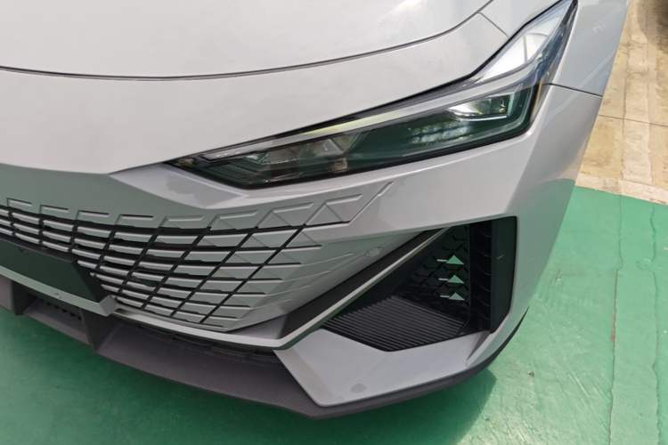 Used CHANGAN UNI-V 2023 1.5T Prestige Model Left Front Headlight