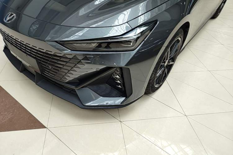 Used CHANGAN UNI-V 2023 1.5T Prestige Model Left Front Headlight