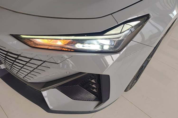 Used CHANGAN UNI-V 2023 1.5T Prestige Model Left Front Headlight