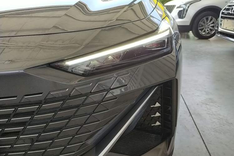Used CHANGAN UNI-V 2023 1.5T Prestige Model Left Front Headlight