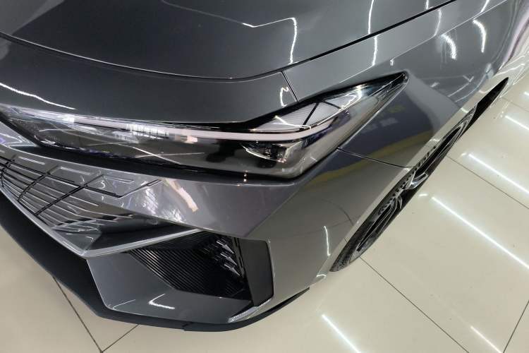 Used CHANGAN UNI-V 2023 1.5T Prestige Model Left Front Headlight