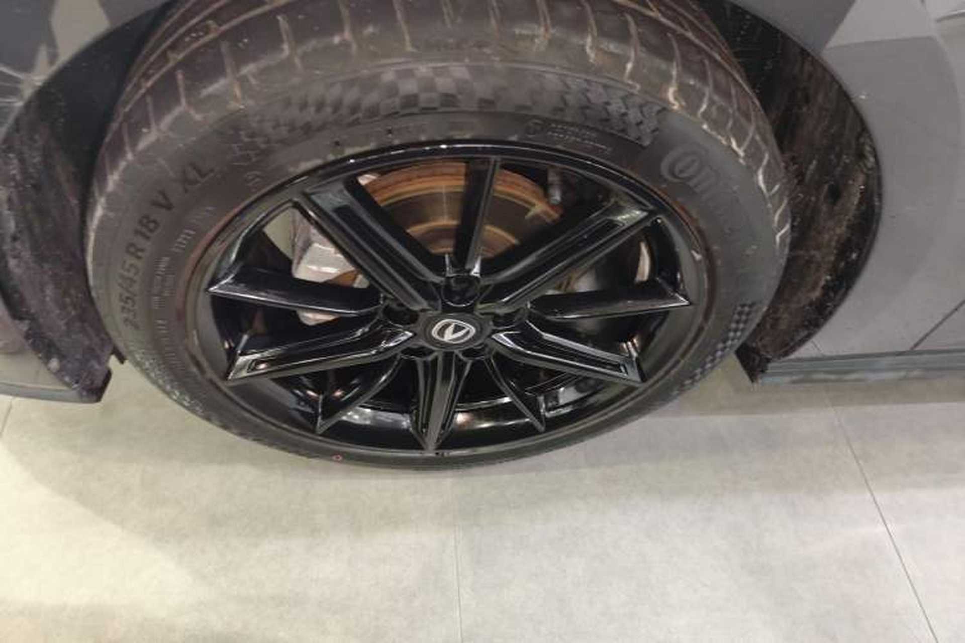 Used CHANGAN UNI-V 2023 1.5T Prestige Model Left Front Wheel Hub