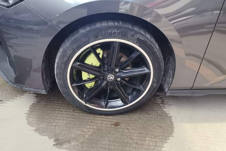 Used CHANGAN UNI-V 2023 1.5T Prestige Model Left Front Wheel Hub