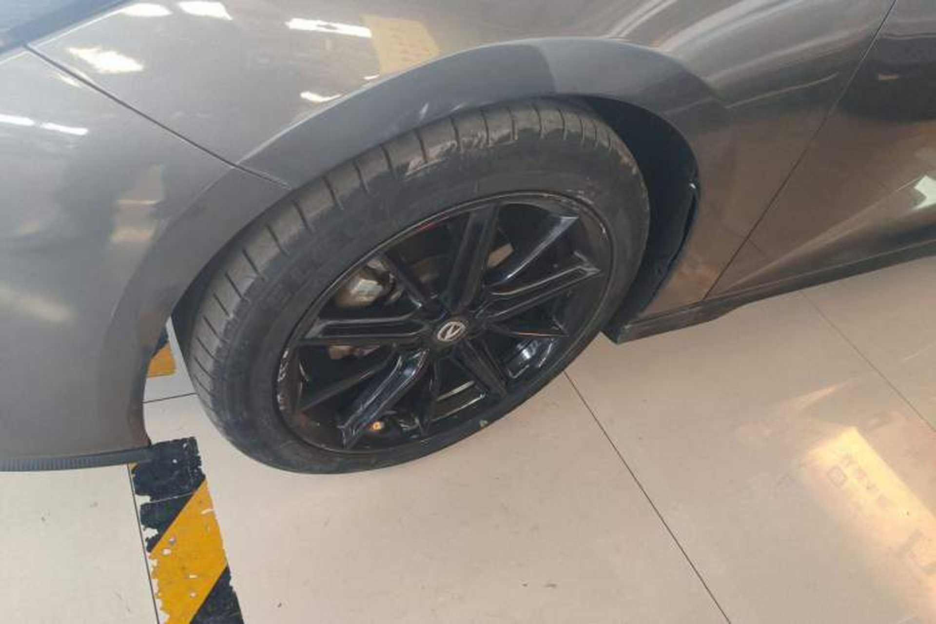 Used CHANGAN UNI-V 2023 1.5T Premium Model Left Front Wheel Hub