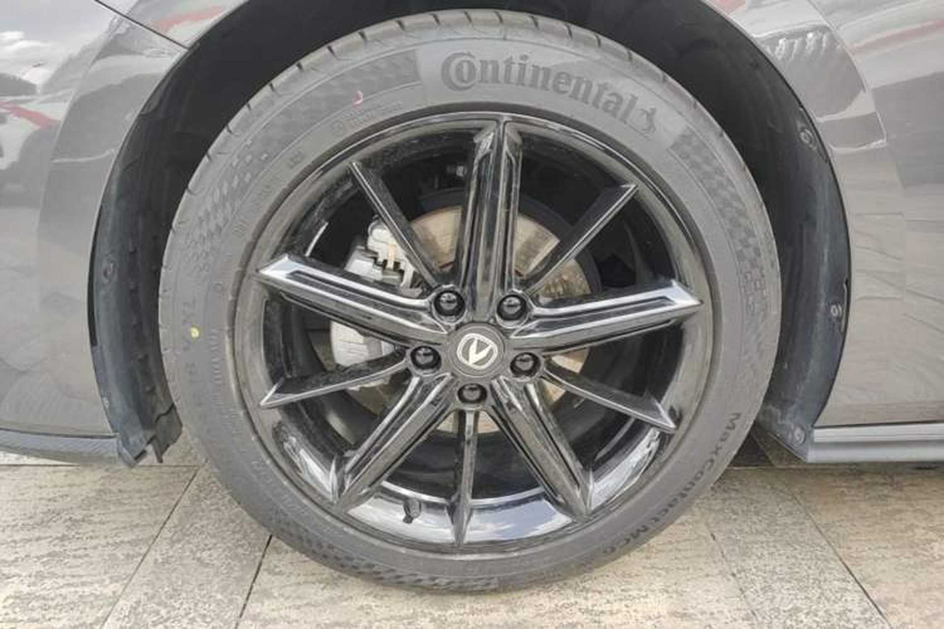 Used CHANGAN UNI-V 2023 1.5T Prestige Model Left Front Wheel Hub